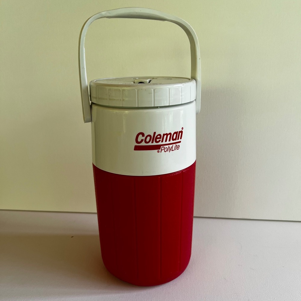 Vintage Coleman PolyLite 1/2 Gallon Water Jug Red White Flip Spout 5590 USA